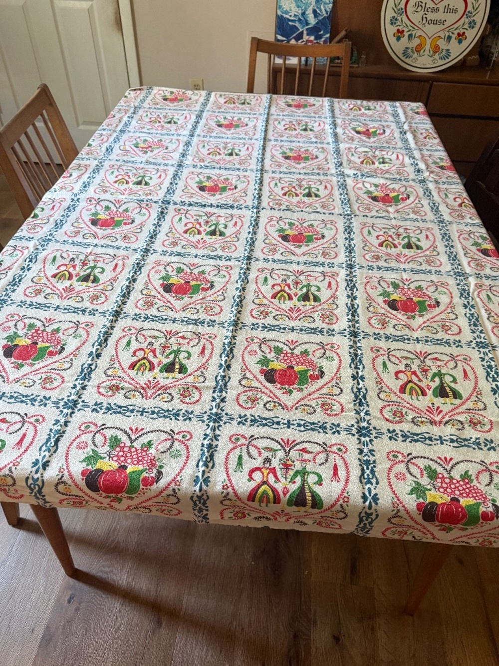 Vintage Pennsylvania Dutch Tablecloth Appropriate 48”x59”
